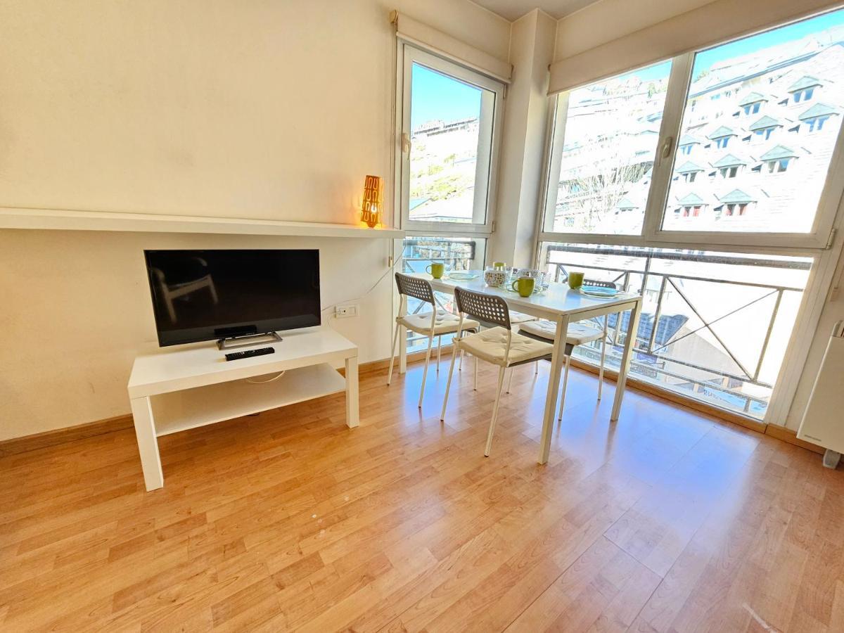 Serraneu Zona Media Erb Apartment